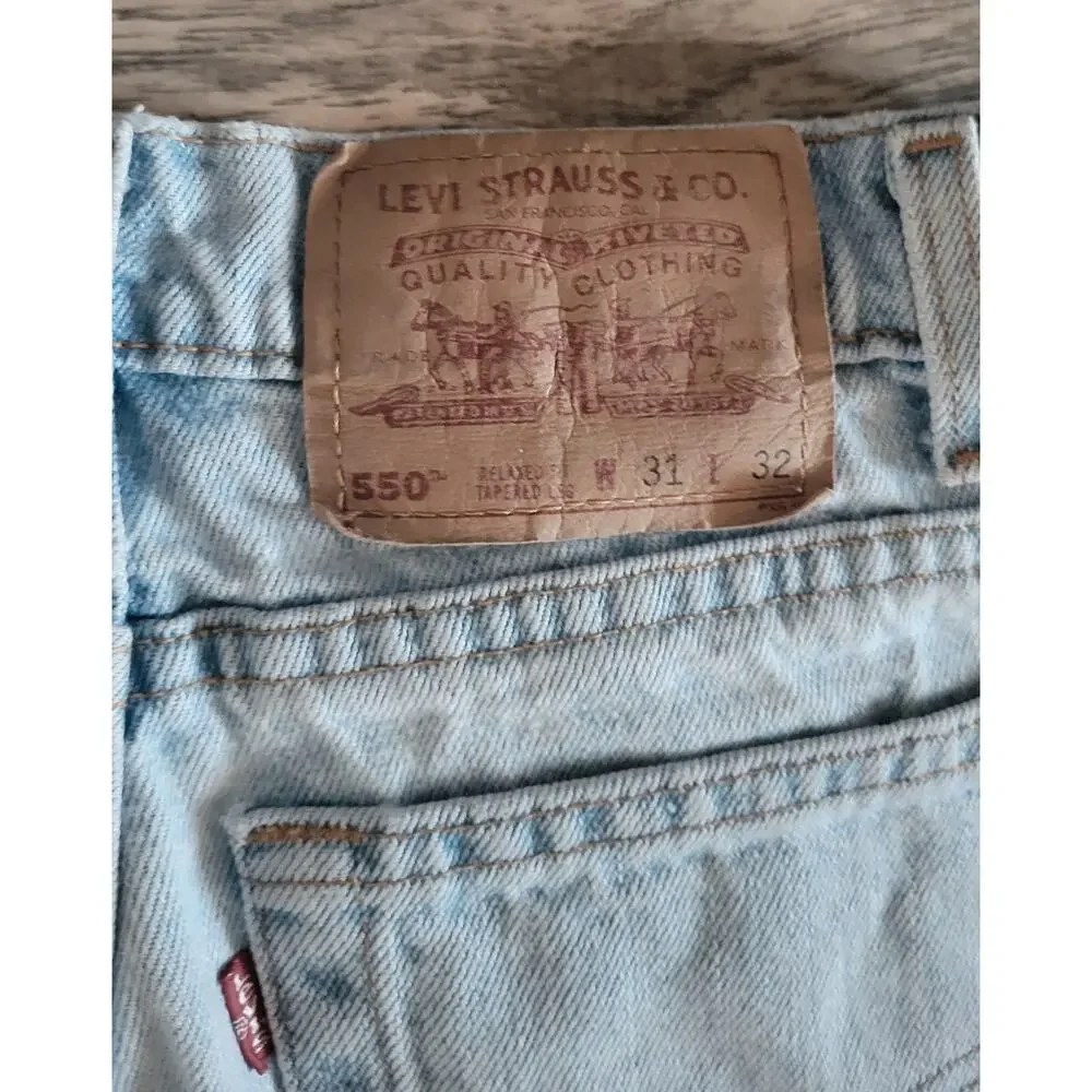 Levi's 550 Relaxed Fit Tapered Leg Jeans Men's 31x32 Light Wash Made in USA